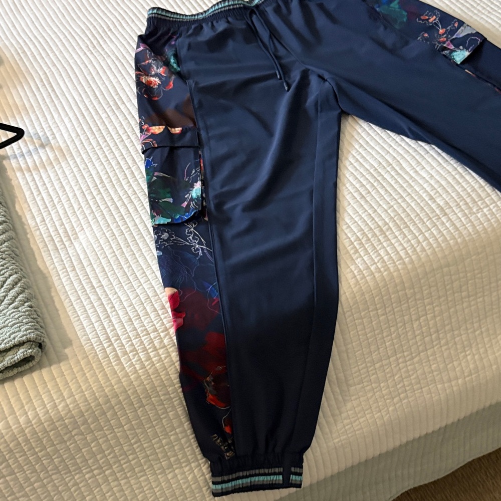 Johnny Was Navy and Floral trim nylon cargo pants. Size medium - Picture 3 of 4